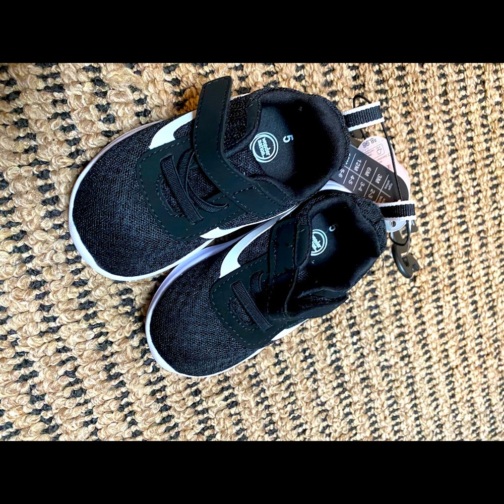 Brand New Wonder Nation Baby Boy Size 5 Sneaker